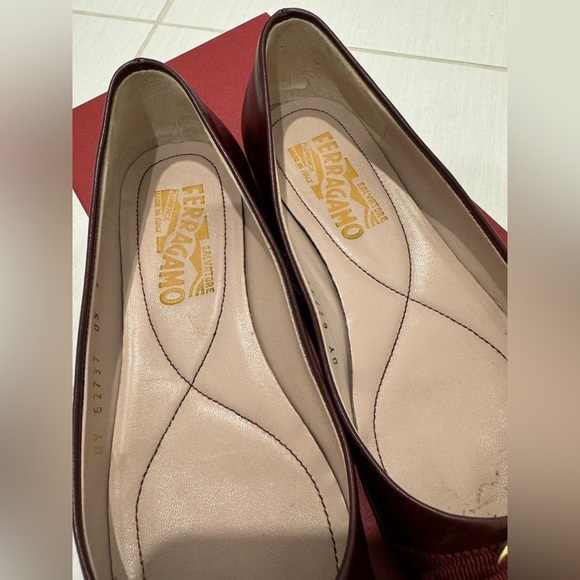 Authentic Salvatore Ferragamo Vara Bow Ballet Flats Matte Brown - 8/10 condition - Picture 7 of 7